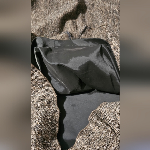 Club Monaco | Tweed Brown Ruffle-Hem Midi Skirt - Picture 3 of 6